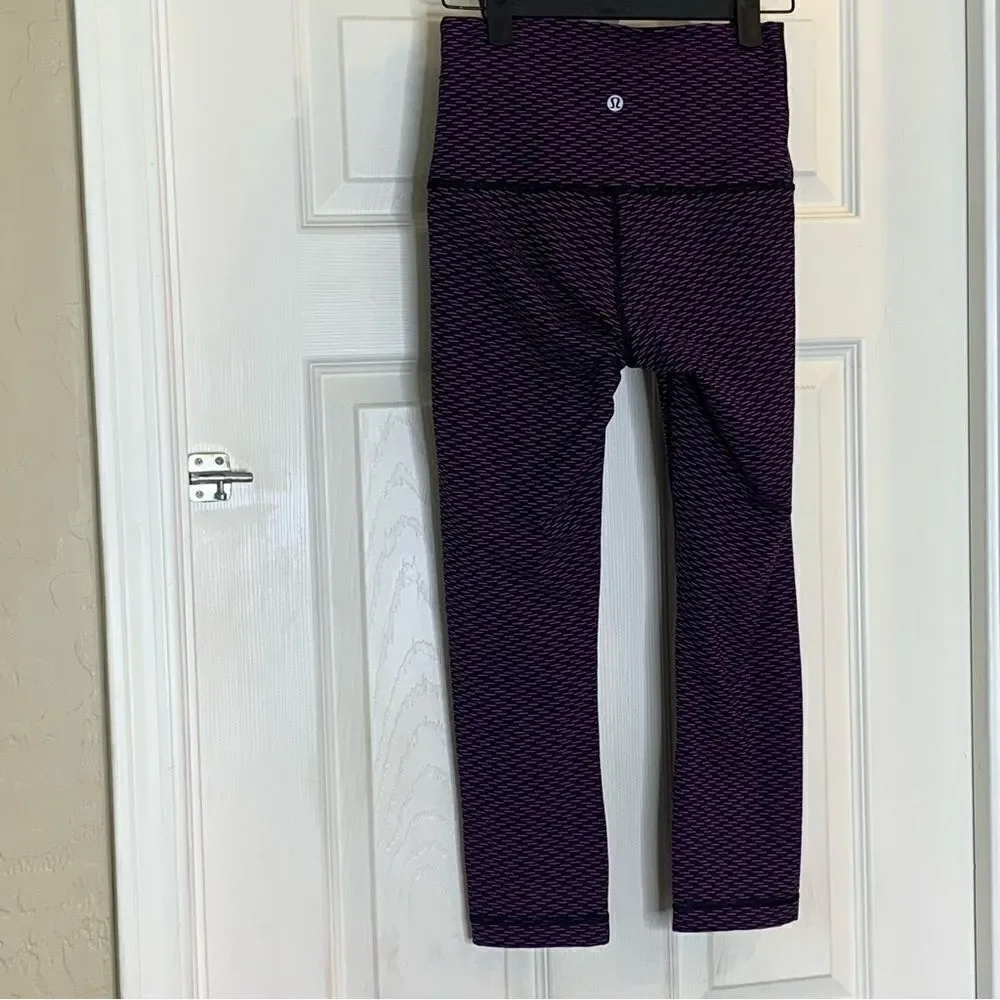 Lululemon Wunder Under Crop (Hi-Rise) (Luxtreme) Score Jacquard Black Polar Pink